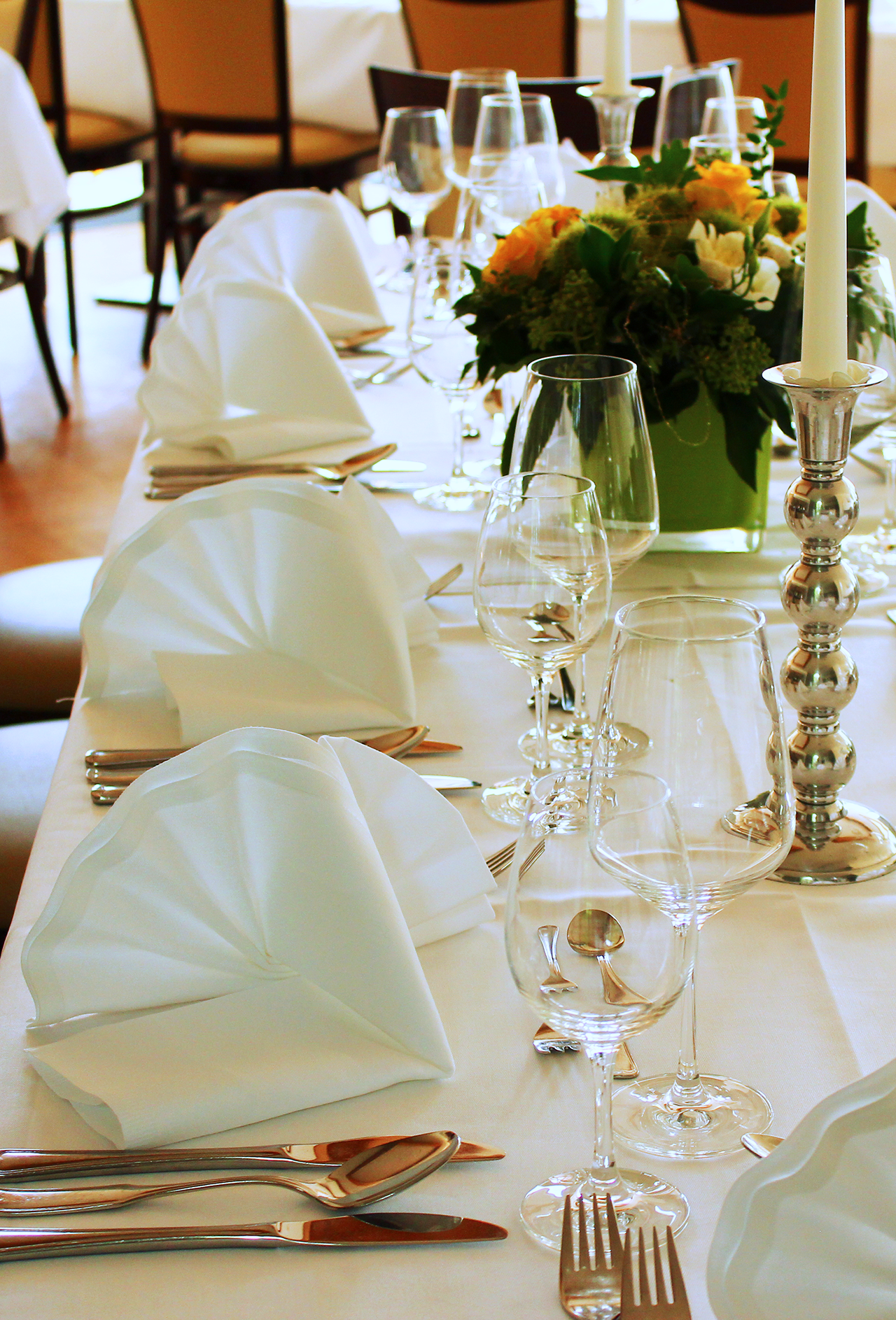 weisse Damast-Servietten